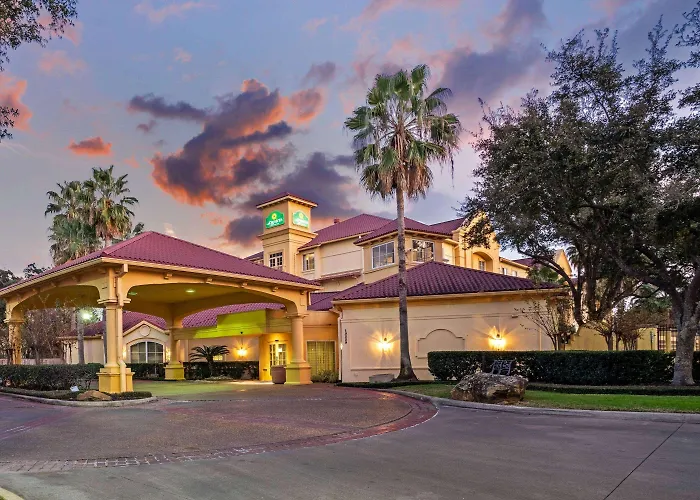 La Quinta By Wyndham Houston West Park 10