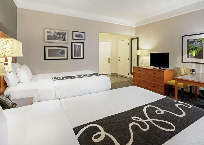 La Quinta By Wyndham Houston West Park 10